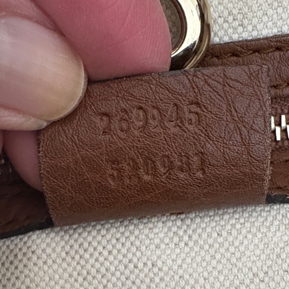 Gucci Medium GG Bella Canvas Tote with Tassel Charm - Picture 9 of 13